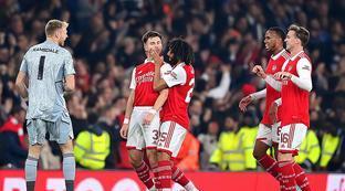 上演了一场 上演了一场